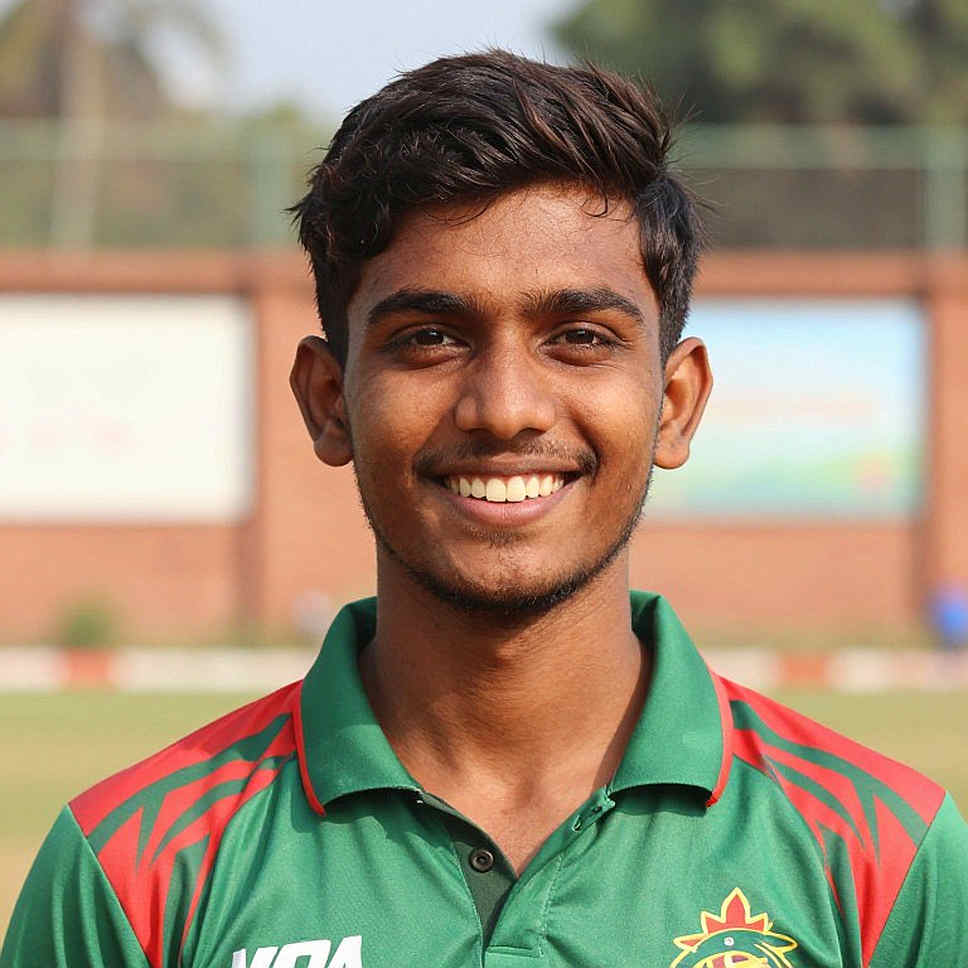 খালি স্টেডিয়ামের সাক্ষী: ইবনি ব্র্যাথওয়েটের ১৭ বছরের রেকর্ড এবং নারী ক্রিকেটের অসম লড়াইয়ের গল্প খালি স্টেডিয়ামের সাক্ষী: ইবনি ব্র্যাথওয়েটের ১৭ বছরের রেকর্ড এবং নারী ক্রিকেটের অসম লড়াইয়ের গল্প
