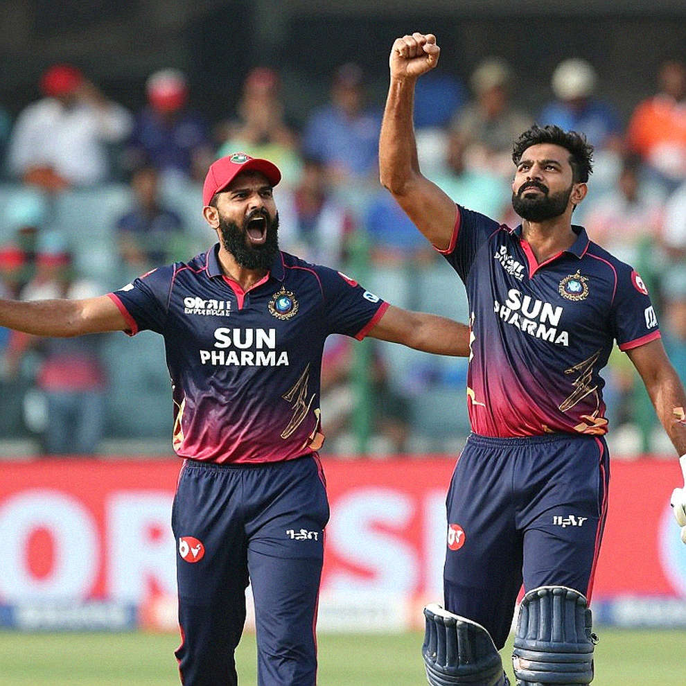 মুনিবা আলীর নেতৃত্বে পাকিস্তানের স্পিন-বাজি: আজমানের মাটিতে কী বার্তা দিচ্ছে নতুন স্কোয়াড?