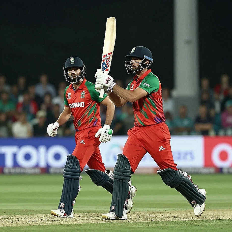 আল্ট্রাএজের স্পাইক, বাত-প্যাডের ফাঁক আর একটি সিদ্ধান্ত: ডিআরএস বিতর্কের আসল পাঠ আল্ট্রাএজের স্পাইক, বাত-প্যাডের ফাঁক আর একটি সিদ্ধান্ত: ডিআরএস বিতর্কের আসল পাঠ