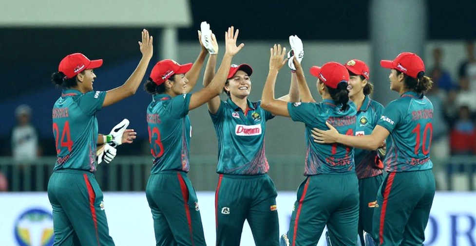 The Layer Buried Beneath Five Wickets in Colombo The Layer Buried Beneath Five Wickets in Colombo