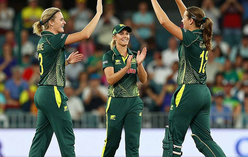 The Unfinished Sentences of Empty Bangladeshi Seats at English Grounds: Why Rollins and Root's Time Feels Like Memory